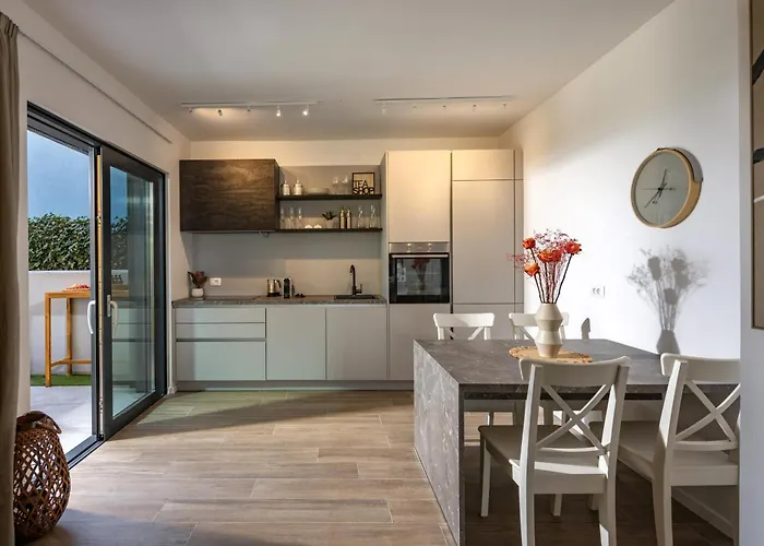 Elegant Casa Aria With 2 Gardens And Bbq Facilities