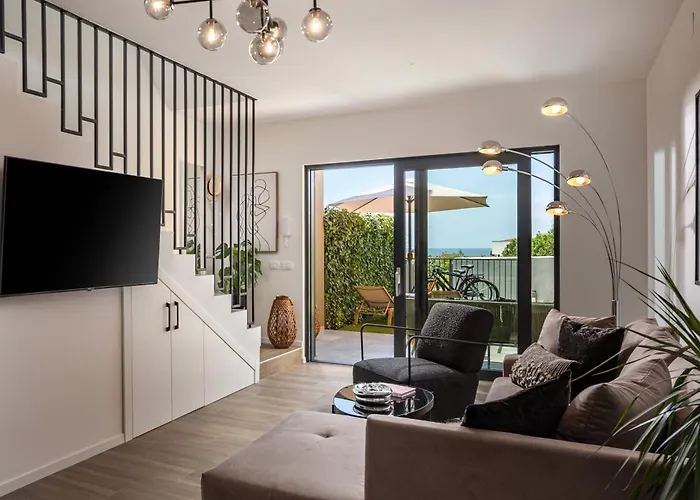 Elegant Casa Aria With 2 Gardens And Bbq Facilities