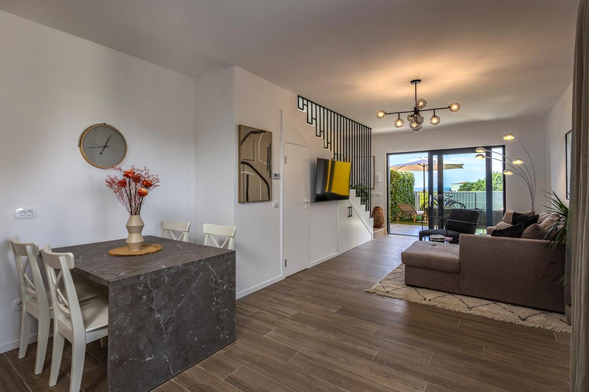 Elegant Casa Aria With 2 Gardens And Bbq Facilities *