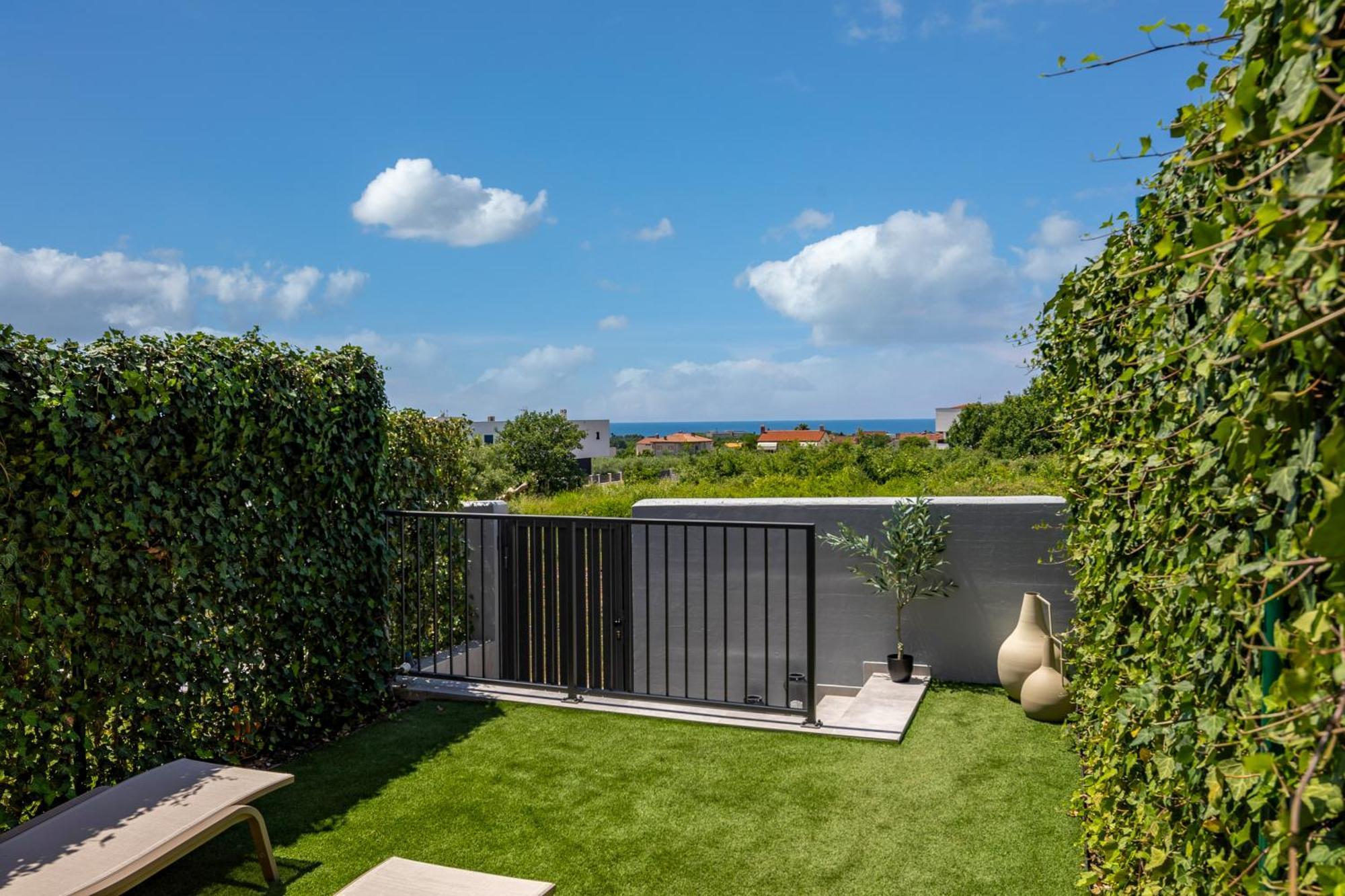 Elegant Casa Aria With 2 Gardens And Bbq Facilities