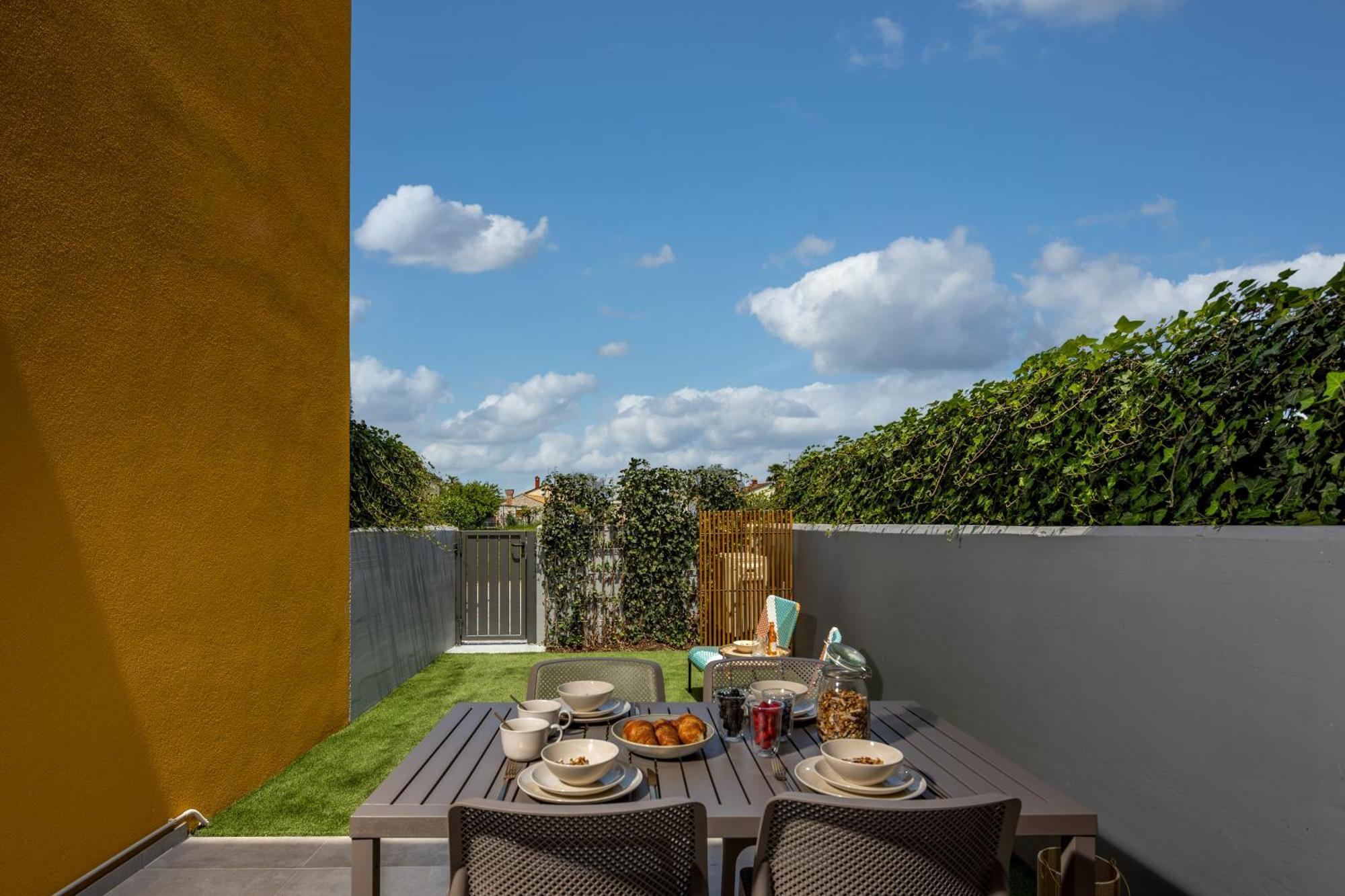 Holiday home Elegant Casa Aria With 2 Gardens And Bbq Facilities