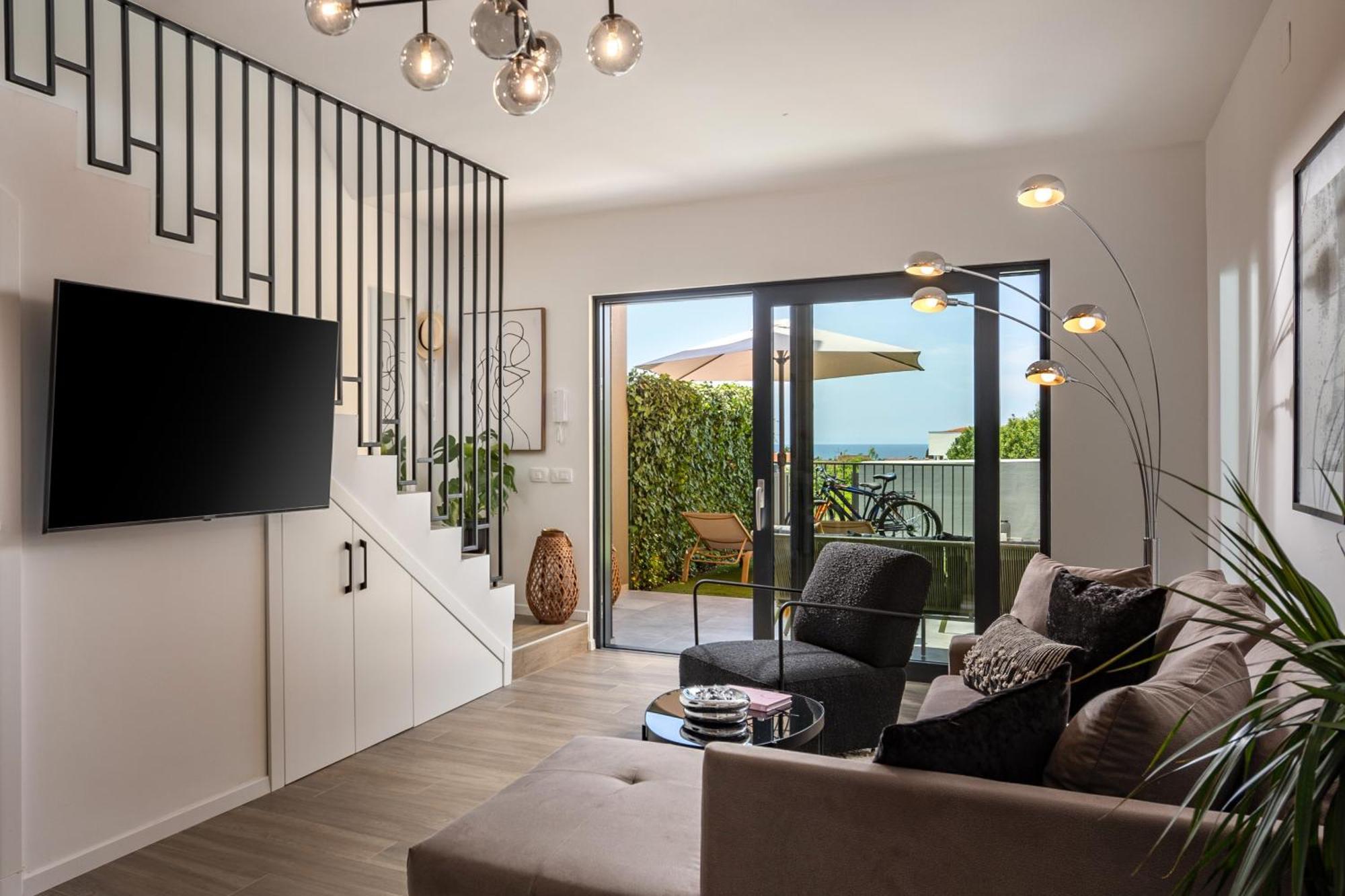 Elegant Casa Aria With 2 Gardens And Bbq Facilities Holiday home Porec